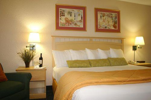 Cabot Lodge - Lake City Room photo